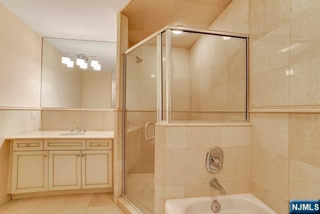 31 Skymark Court 31, Upper Saddle River, NJ 07458