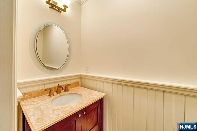 31 Skymark Court 31, Upper Saddle River, NJ 07458