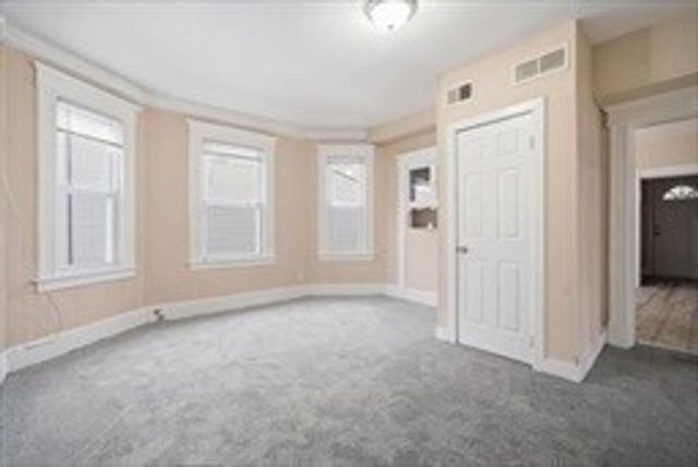 201 Main St, Springfield, MA 01151