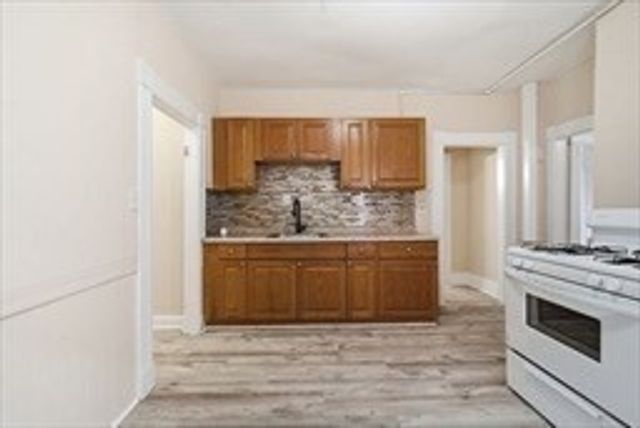 201 Main St, Springfield, MA 01151