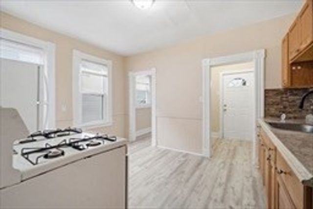 201 Main St, Springfield, MA 01151