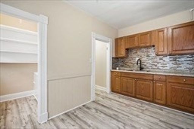 201 Main St, Springfield, MA 01151