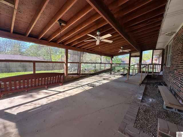 1506 London Drive, Murray, KY 42071