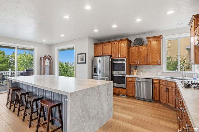 1647 E WYLIE LN, Draper, UT 84020