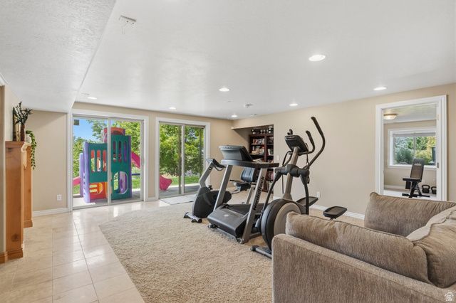 1647 E WYLIE LN, Draper, UT 84020