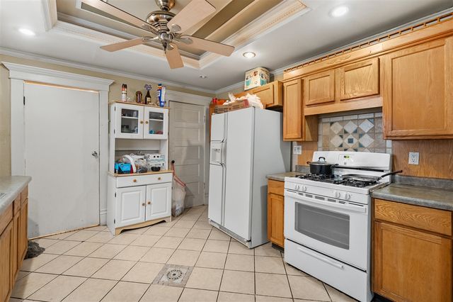 1319 Jackson Street, Kalamazoo, MI 49001