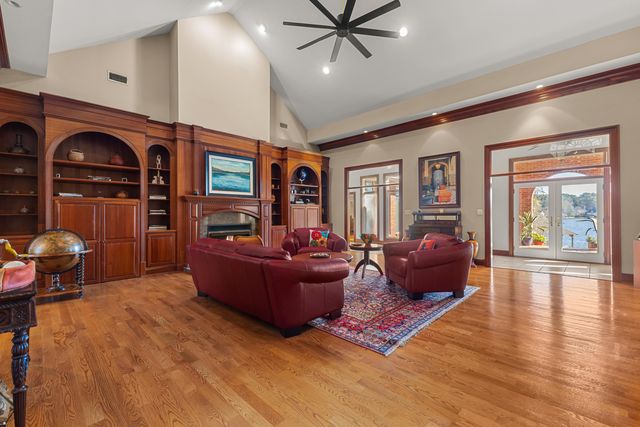 213 W Canebrake Blvd., Hattiesburg, MS 39402