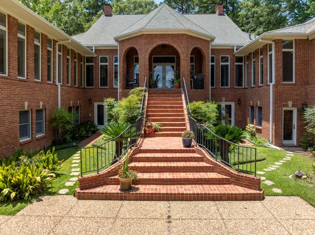 213 W Canebrake Blvd., Hattiesburg, MS 39402