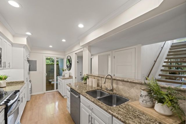 23 Los Altos Square, Los Altos, CA 94022