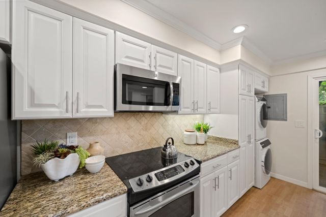 23 Los Altos Square, Los Altos, CA 94022