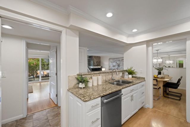 23 Los Altos Square, Los Altos, CA 94022