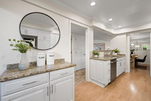 23 Los Altos Square, Los Altos, CA 94022