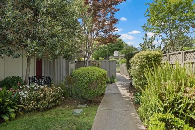 23 Los Altos Square, Los Altos, CA 94022