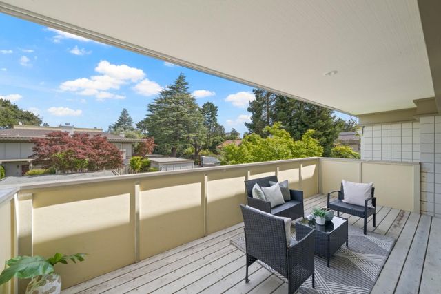 23 Los Altos Square, Los Altos, CA 94022