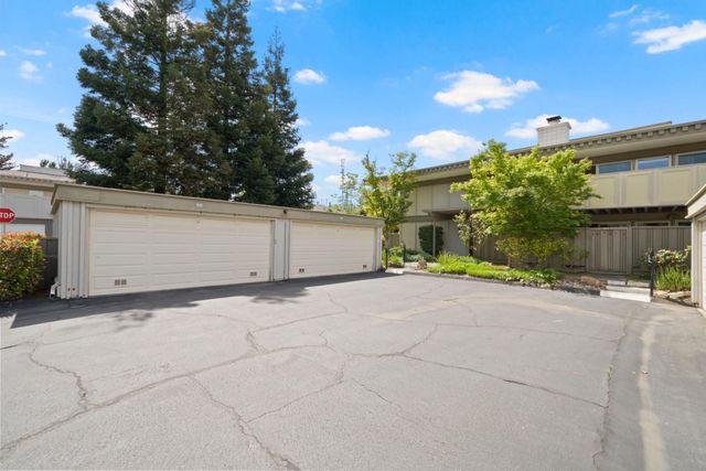 23 Los Altos Square, Los Altos, CA 94022