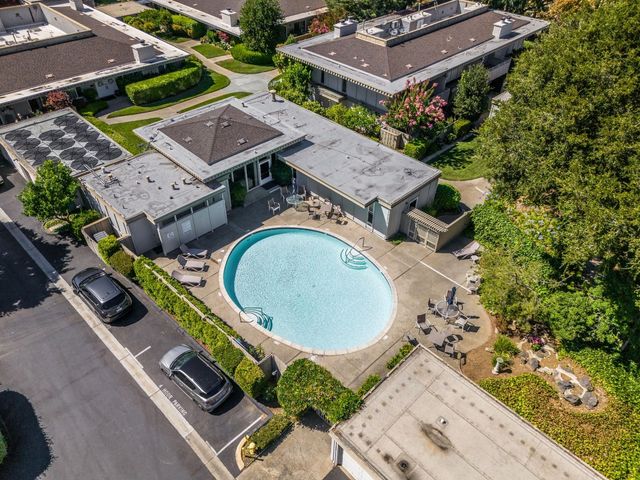 23 Los Altos Square, Los Altos, CA 94022