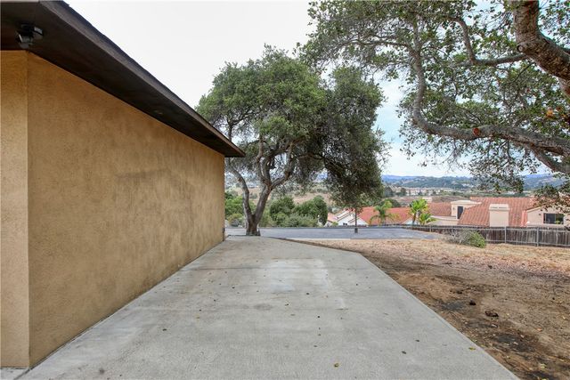 910 N 12th Street, Grover Beach, CA 93433