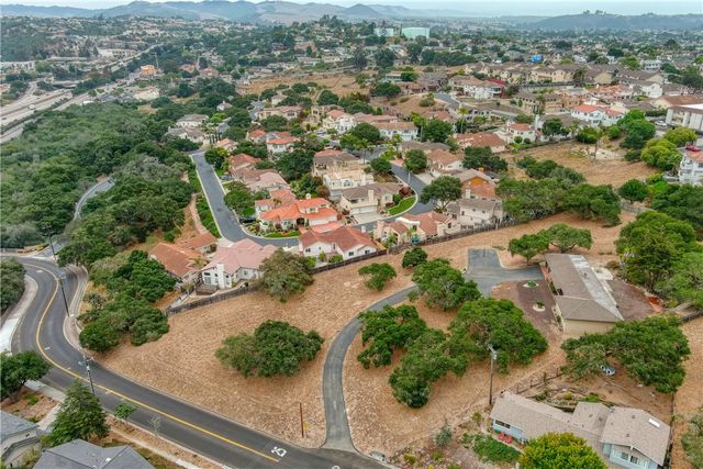 910 N 12th Street, Grover Beach, CA 93433