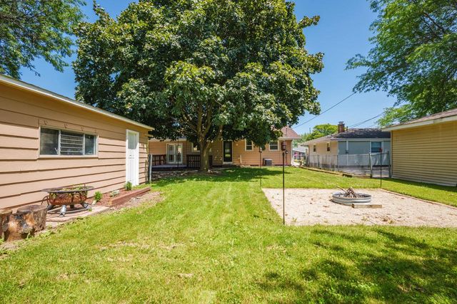 8026 50th AVENUE, Kenosha, WI 53142