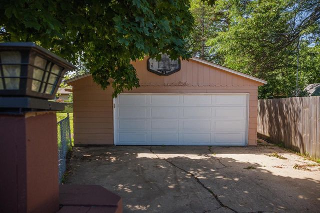 8026 50th AVENUE, Kenosha, WI 53142