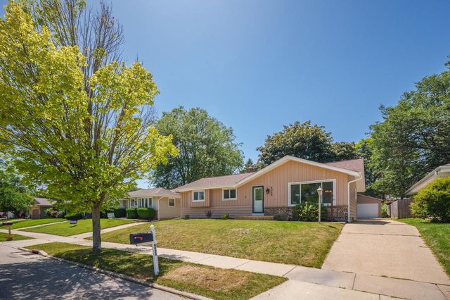 8026 50th AVENUE, Kenosha, WI 53142