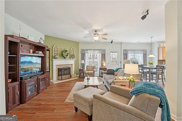 498 Highlands Loop, Woodstock, GA 30188