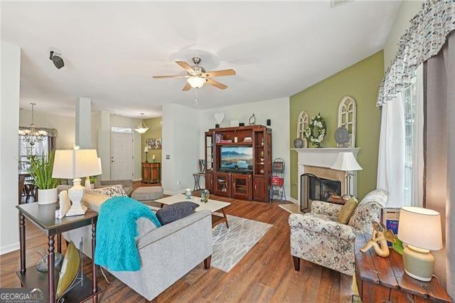 498 Highlands Loop, Woodstock, GA 30188