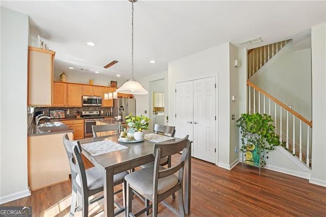 498 Highlands Loop, Woodstock, GA 30188