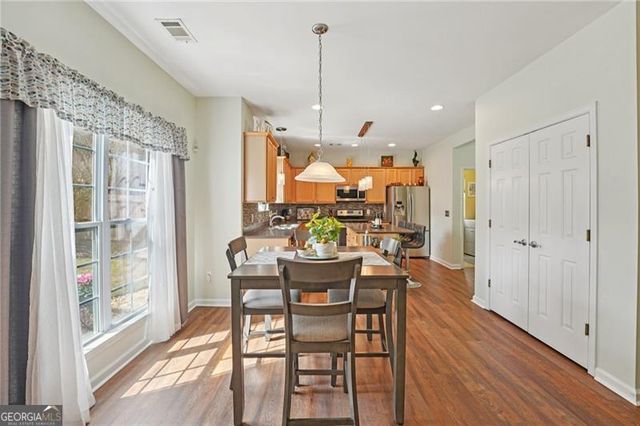 498 Highlands Loop, Woodstock, GA 30188