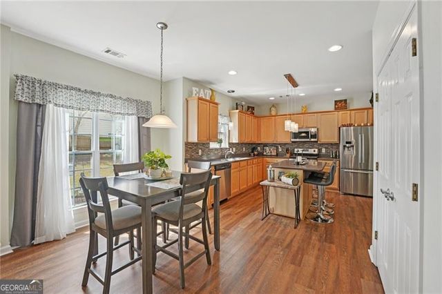 498 Highlands Loop, Woodstock, GA 30188