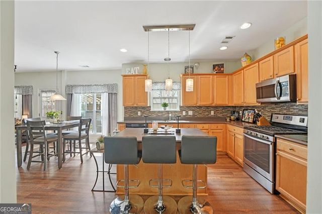 498 Highlands Loop, Woodstock, GA 30188