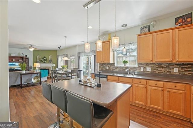 498 Highlands Loop, Woodstock, GA 30188