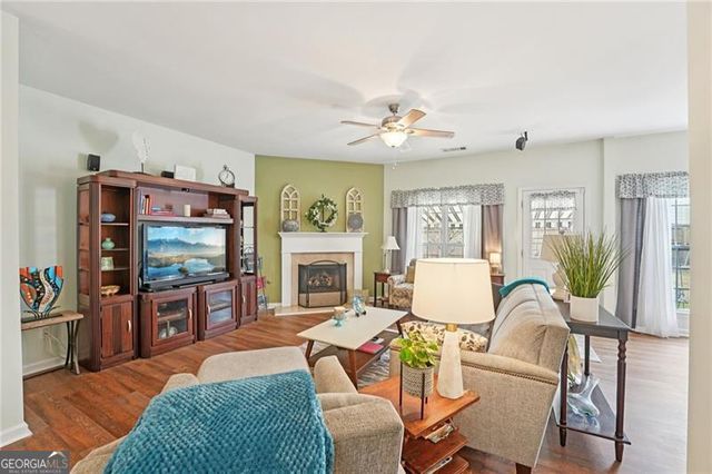 498 Highlands Loop, Woodstock, GA 30188