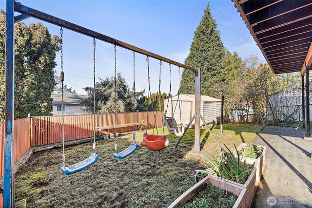 8829 20th Avenue SW, Seattle, WA 98106