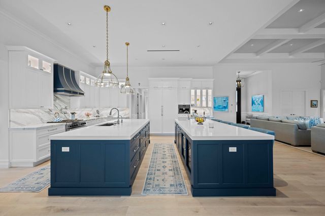 206 Locha Drive, Jupiter, FL 33458