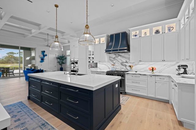 206 Locha Drive, Jupiter, FL 33458