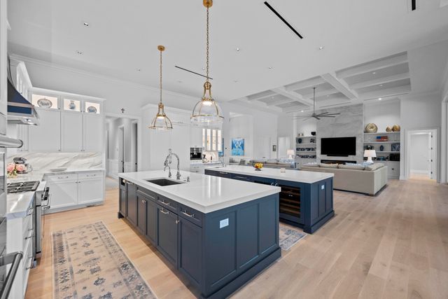 206 Locha Drive, Jupiter, FL 33458