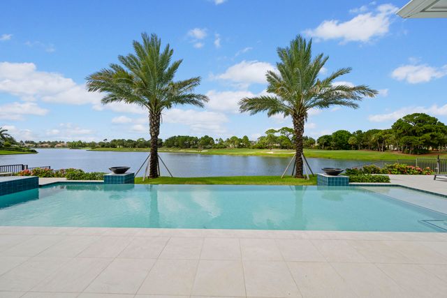 206 Locha Drive, Jupiter, FL 33458