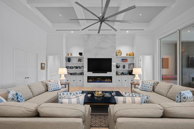 206 Locha Drive, Jupiter, FL 33458