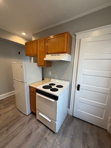 250 Washington St 7, Salem, MA 01970
