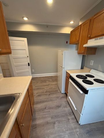 250 Washington St 7, Salem, MA 01970