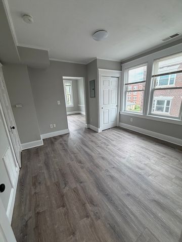 250 Washington St 7, Salem, MA 01970