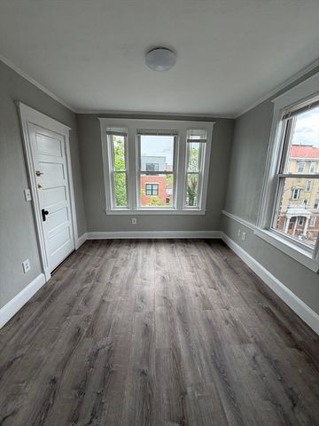 250 Washington St 7, Salem, MA 01970