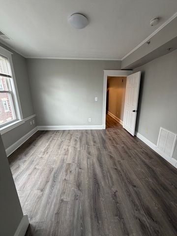 250 Washington St 7, Salem, MA 01970