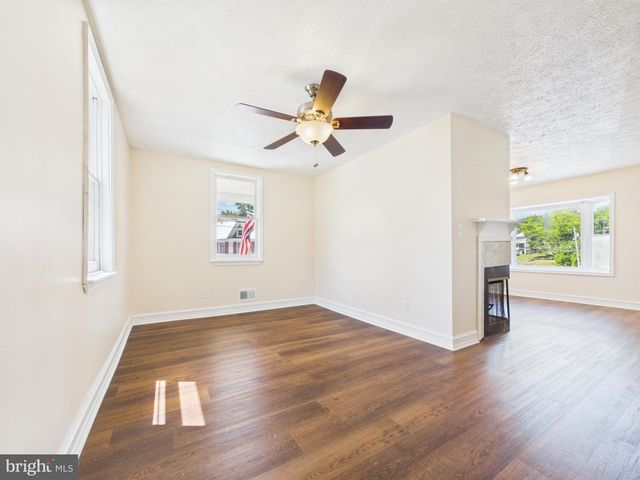 459 E BURKE ST, Martinsburg, WV 25404