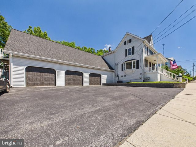 459 E BURKE ST, Martinsburg, WV 25404
