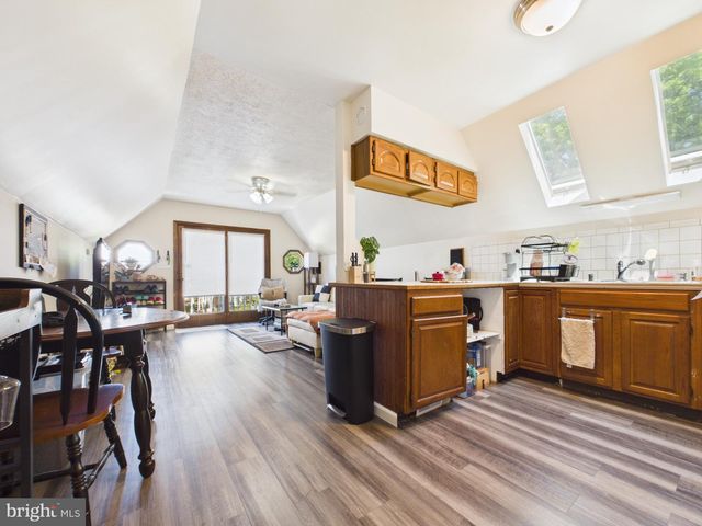 459 E BURKE ST, Martinsburg, WV 25404