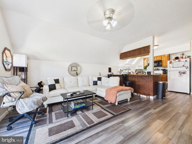 459 E BURKE ST, Martinsburg, WV 25404
