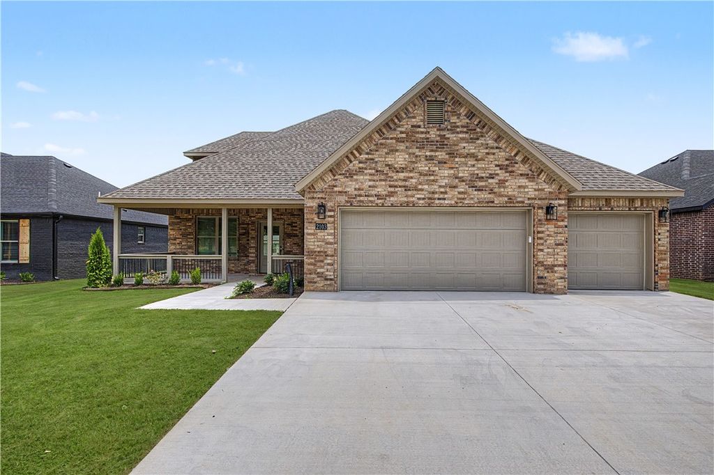 2103 N Chanae Street, Siloam Springs, AR 72761