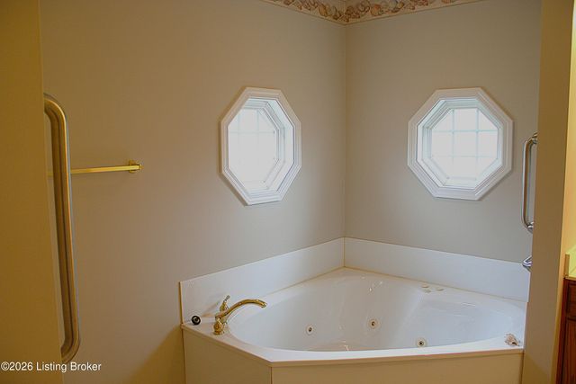 2150 Armstrong Ln, Mt Washington, KY 40047